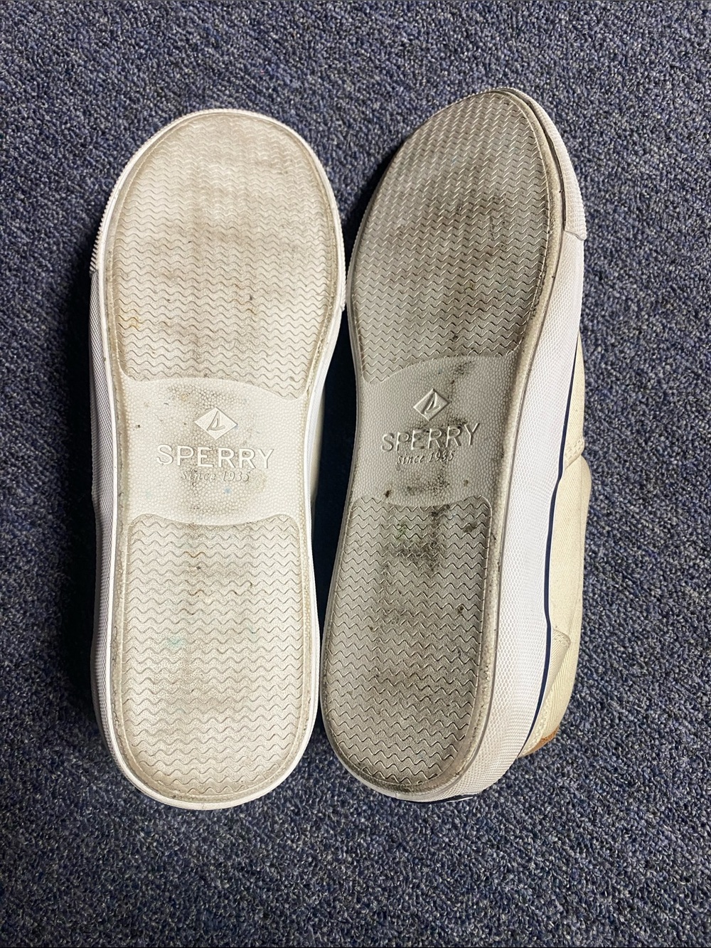 Sperry Men’s Cream Canvas Boat Shoes with Tan Accents - Picture 2 of 2